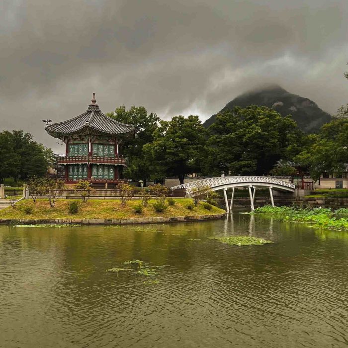 pagoda coreana rio montaña seul