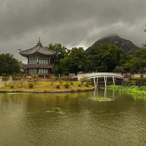 pagoda coreana rio montaña seul